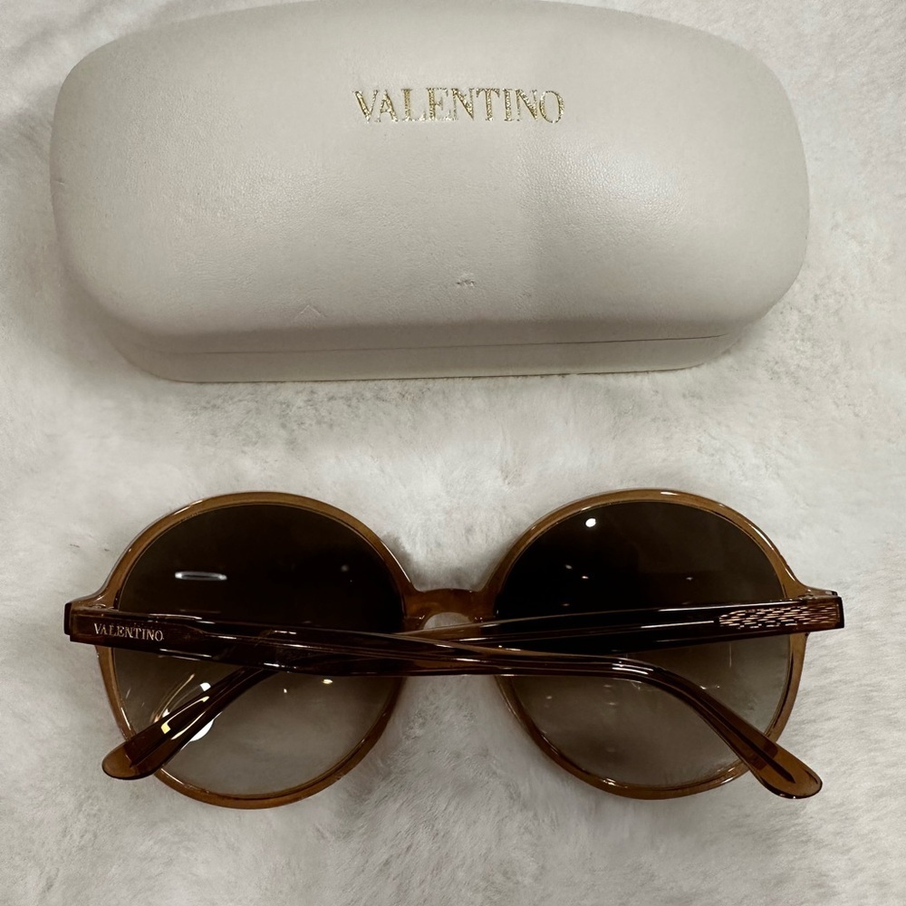 Valentino Elegant light Brown Sunglasses - Picture 2 of 4